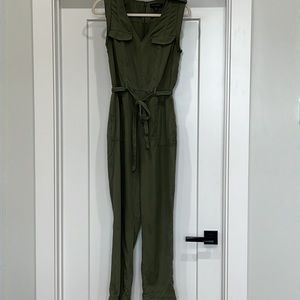 Banana Republic Green Jumpsuit / 6